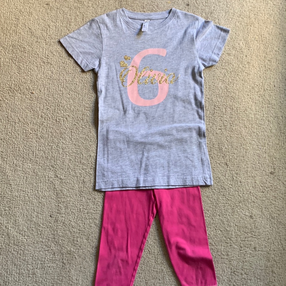 Heater grey shirt with Olivia and 6 and pink capri leggings